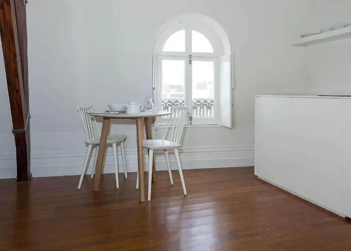 Ac-armazens Cogumbreiro 3*