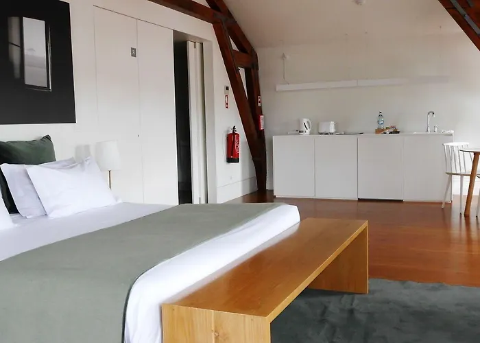 Ac-armazens Cogumbreiro Guest house