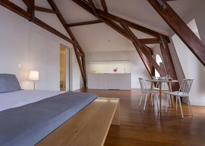 Ac-armazens Cogumbreiro 3*